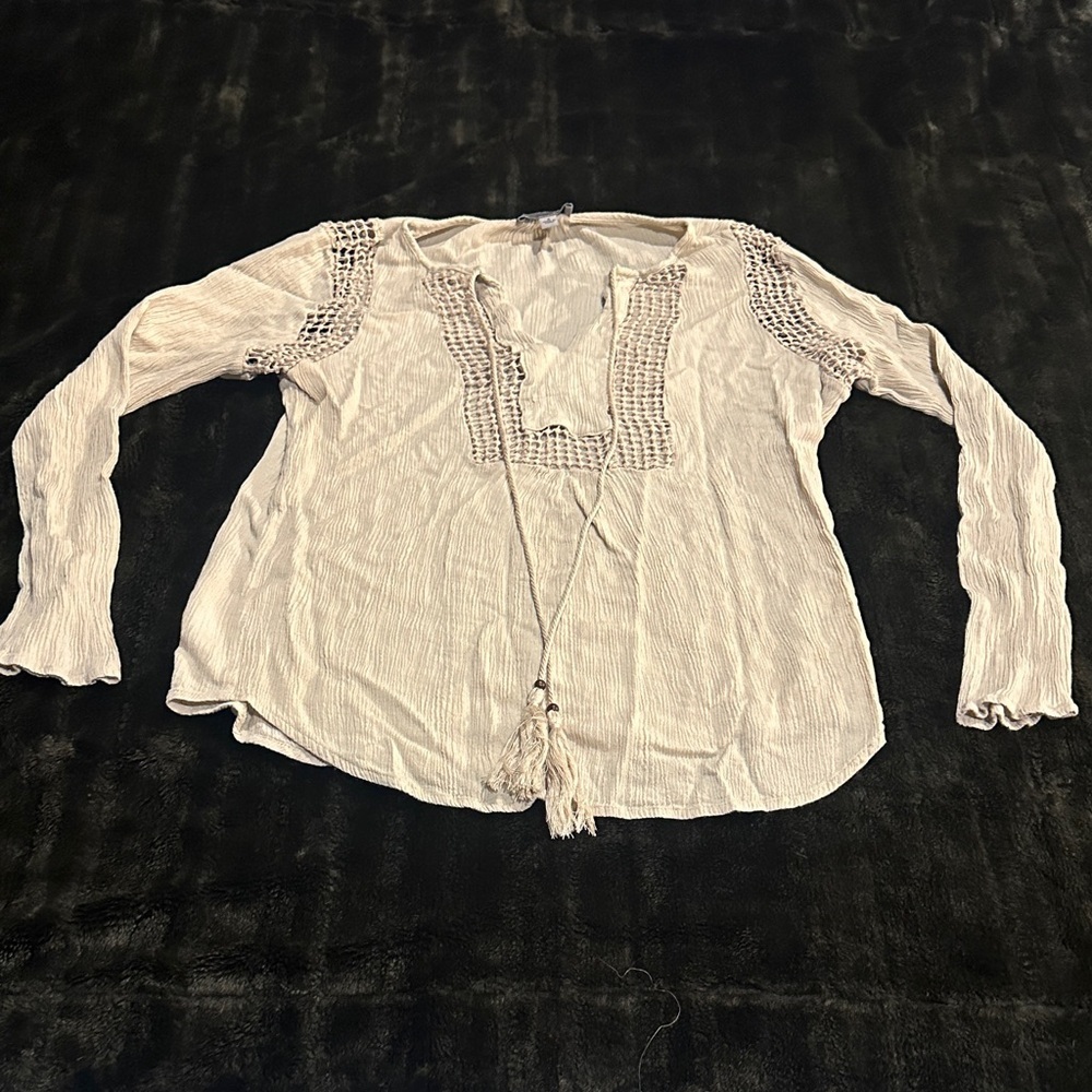 Joseph A. Elegant Cream Women's Top vneck below elbow see thru design and tie up